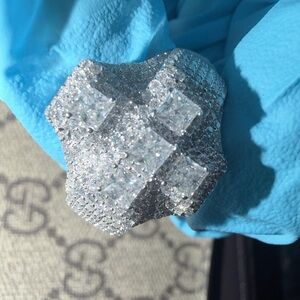 MOISSANITE
solid 925 SILVER 3.00CTW
$ 1000.00 size 10 175$